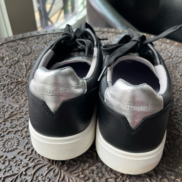 VIONIC KIMMIE COURT SNEAKERS IN BLACK 13 - Picture 9 of 11